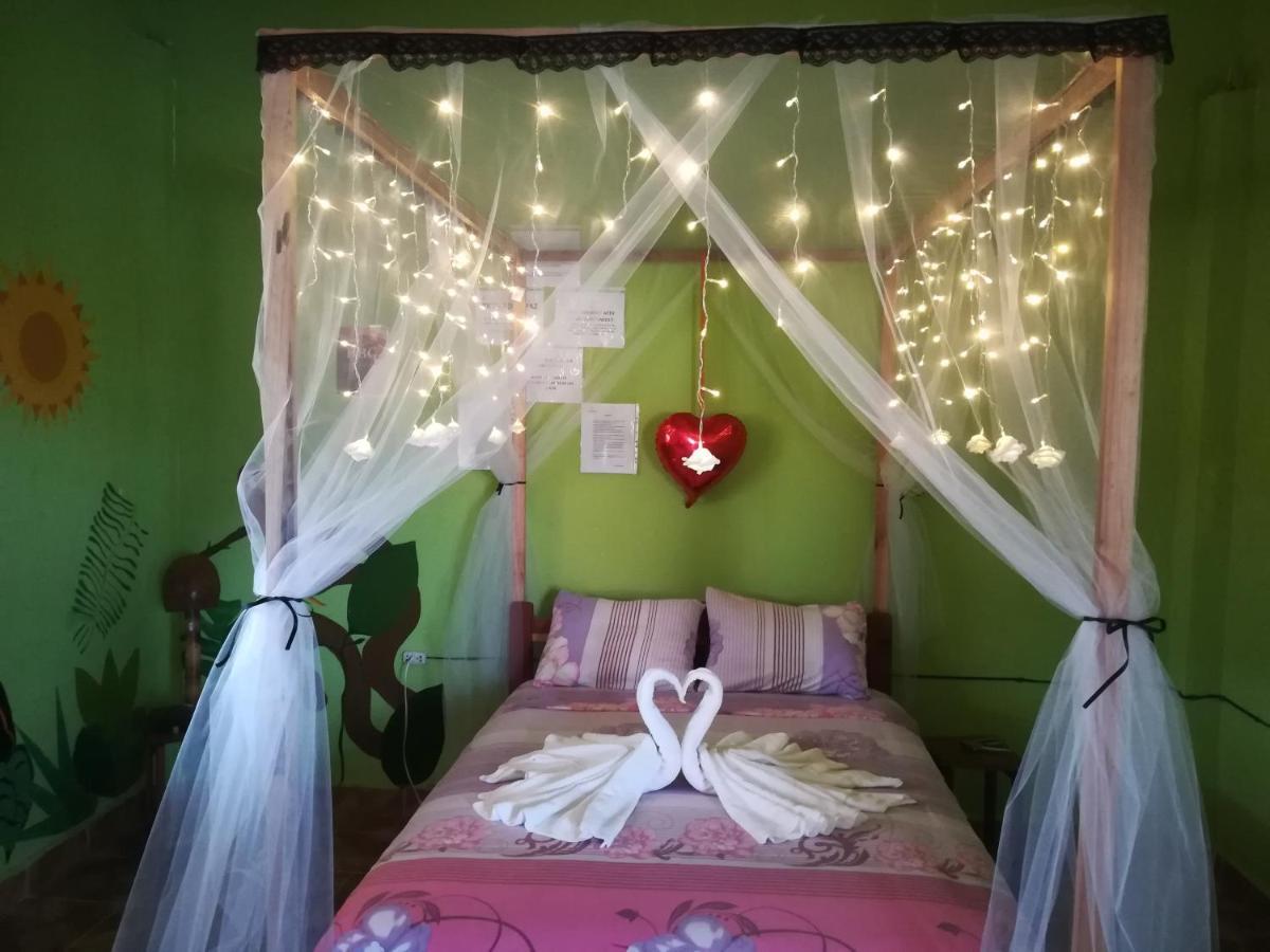 Perezoso Hostel 루레나바케 외부 사진