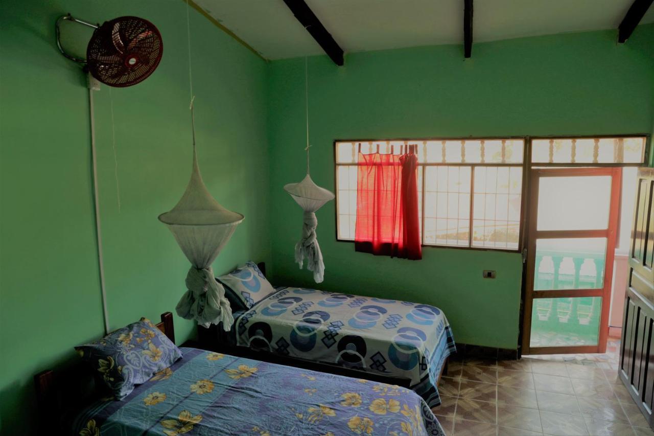 Perezoso Hostel 루레나바케 외부 사진