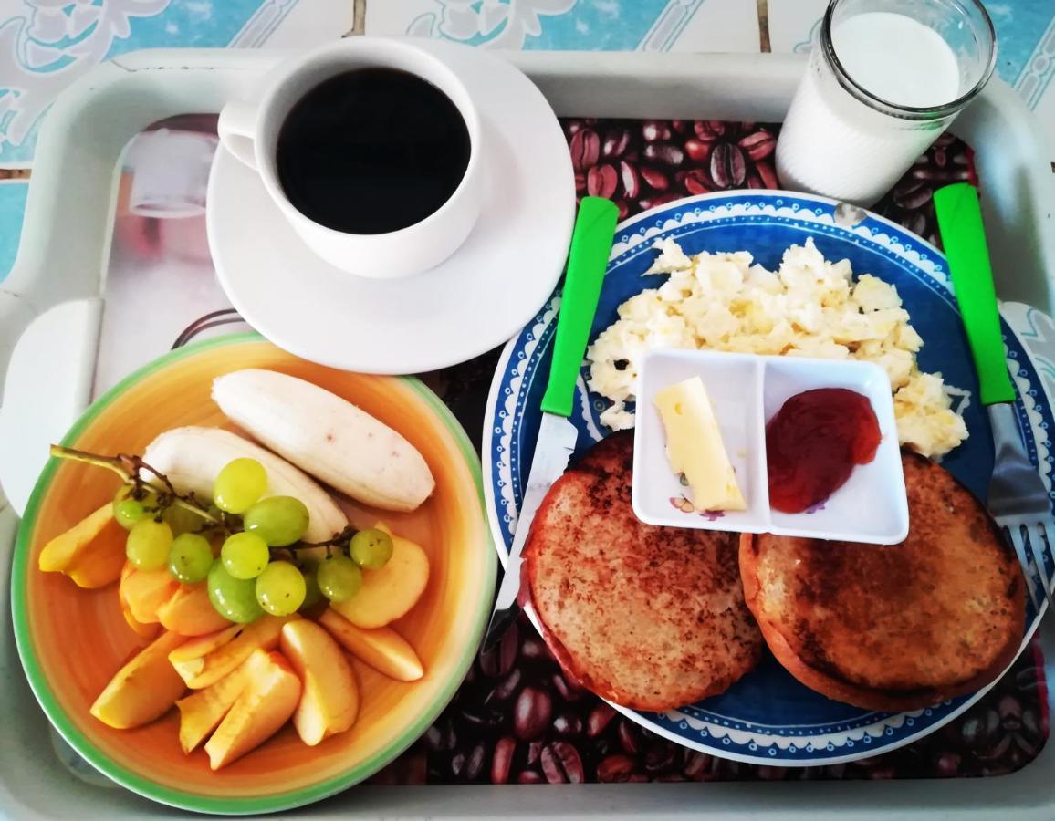Perezoso Hostel 루레나바케 외부 사진